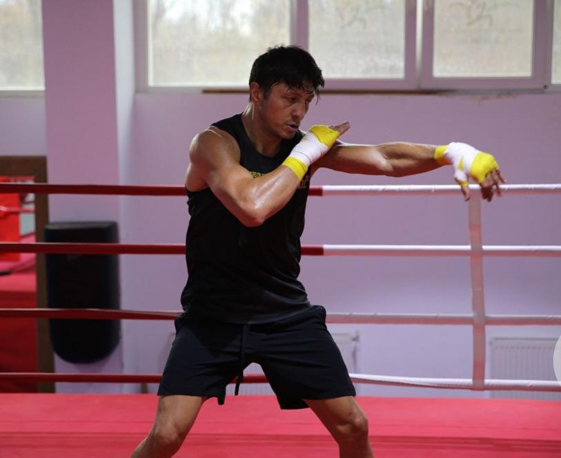 Boxerul român Ronald Gavril a câştigat titlul mondial WBF al categoria semigrea