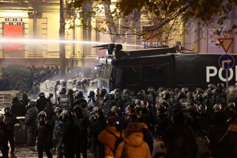 UPDATE Proteste în Georgia față de oprirea negocierilor de aderare la UE. Premierul de la Tbilisi spune că nu va permite o revoluție 18930010
