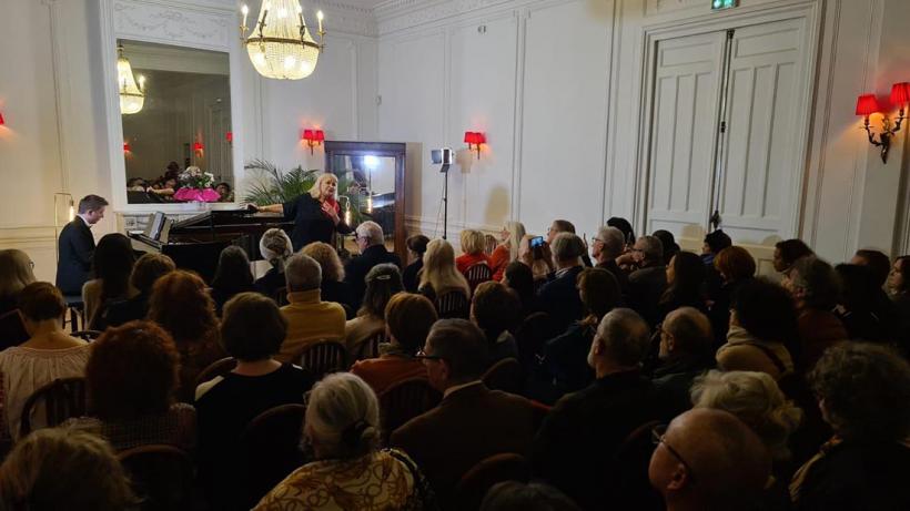 Turnee de poveste... pretutindeni la final. Mezzosoprana Ruxandra Donose, sopranele Leontina Văduva și Teodora Gheorghiu și bas-baritonul Sorin Coliban au cântat pentru diaspora românească din Elveția, Franța și Italia 18930517