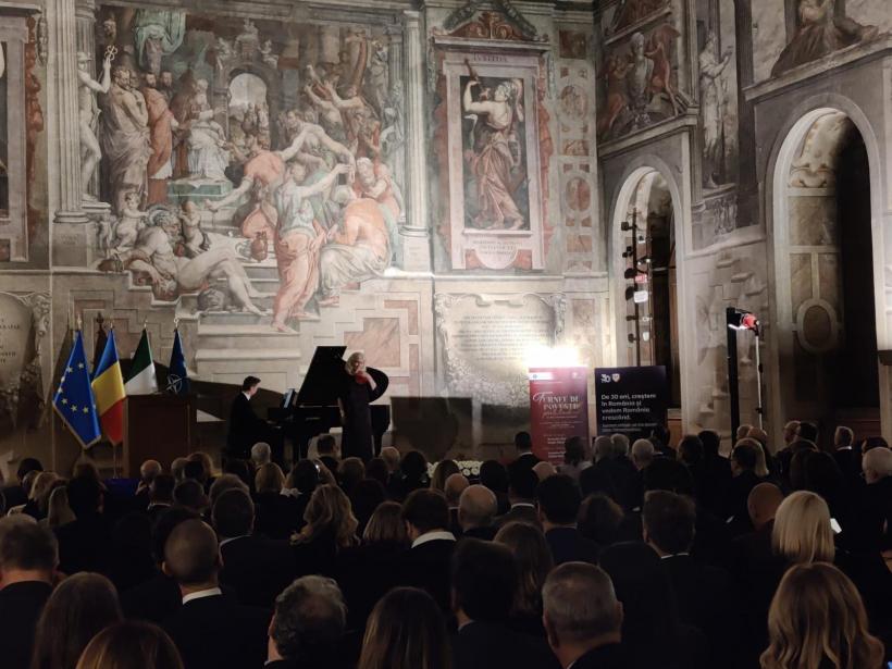 Turnee de poveste... pretutindeni la final. Mezzosoprana Ruxandra Donose, sopranele Leontina Văduva și Teodora Gheorghiu și bas-baritonul Sorin Coliban au cântat pentru diaspora românească din Elveția, Franța și Italia 18930518