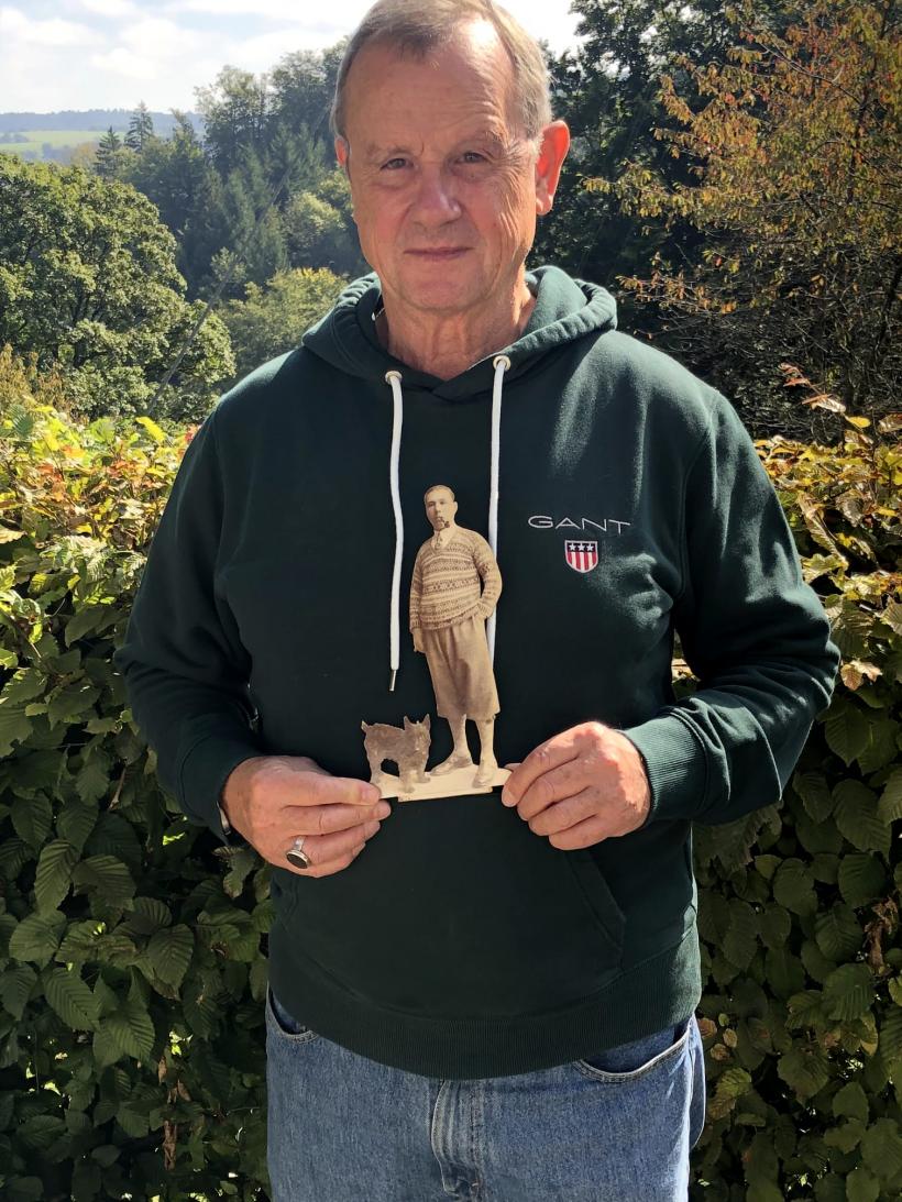 Cătălin Mihuleac, scriitor: „Maladia gravă de care suferă România: exploatarea copiilor pentru cerșetorie, furt și prostituție!” 18930632