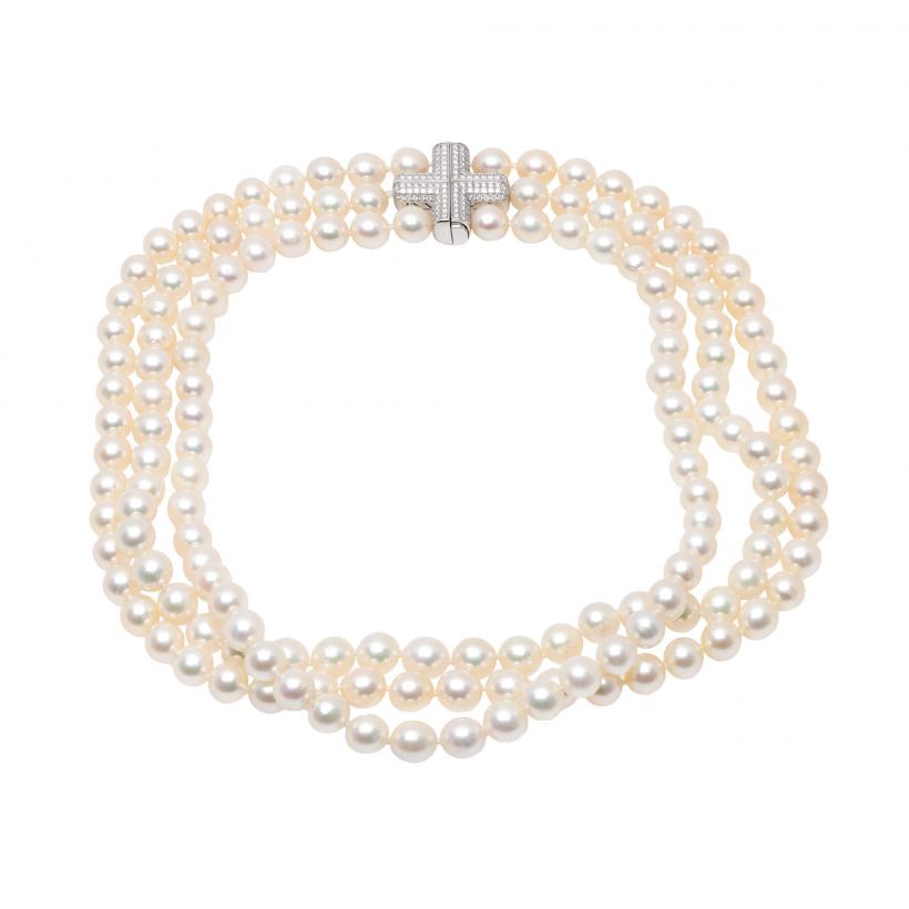 De la masa familiei prezidențiale Ceaușescu, în licitație la Artmark 18930703