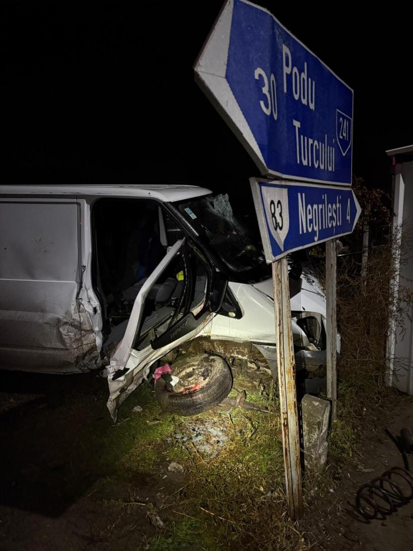 Accident groaznic cu trei mașini la Galați, în zona Gării Berhec. Trei bărbați au ajuns la spital 18931027