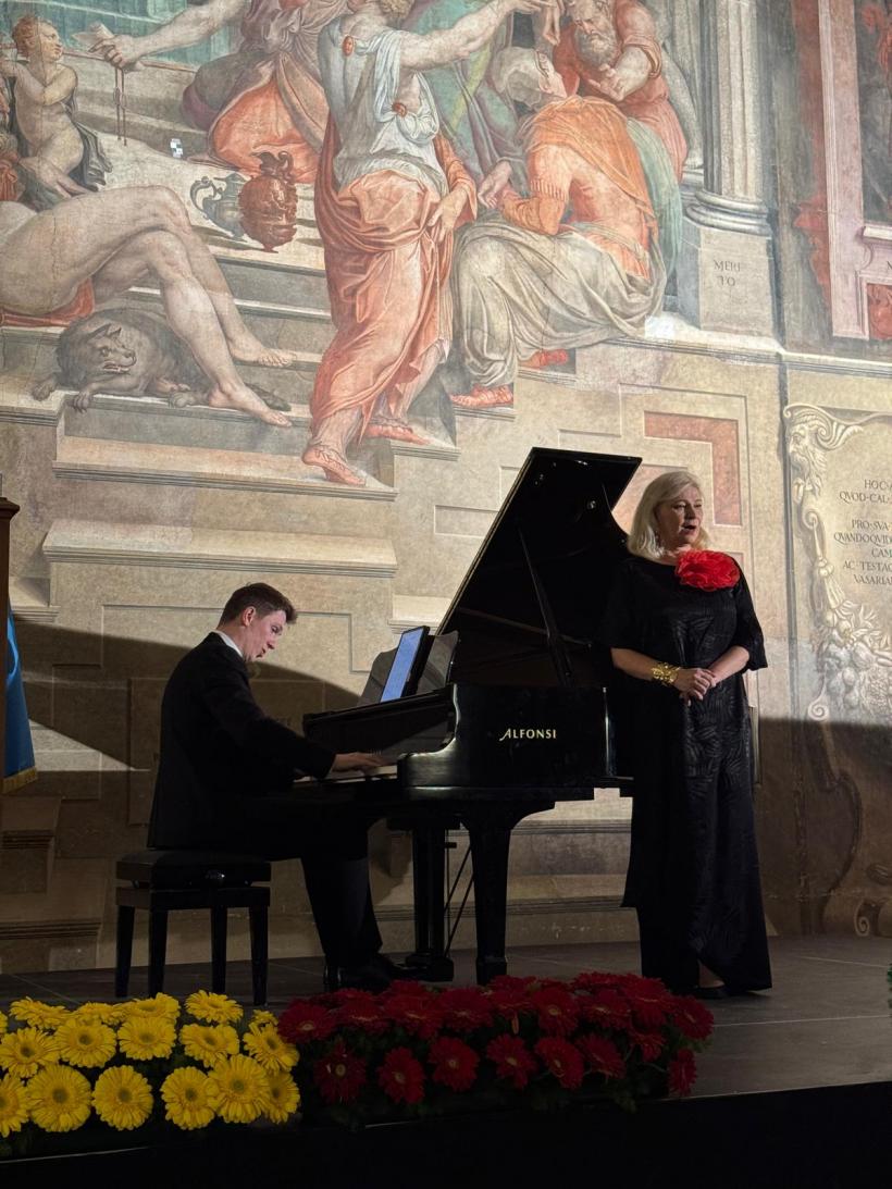 Ruxandra Donose cântă în 6 limbi diferite în Turneul Național Melodie Dor Magie   Urmează concerte la Brașov, Iași, Deva și Bistrița 18931043