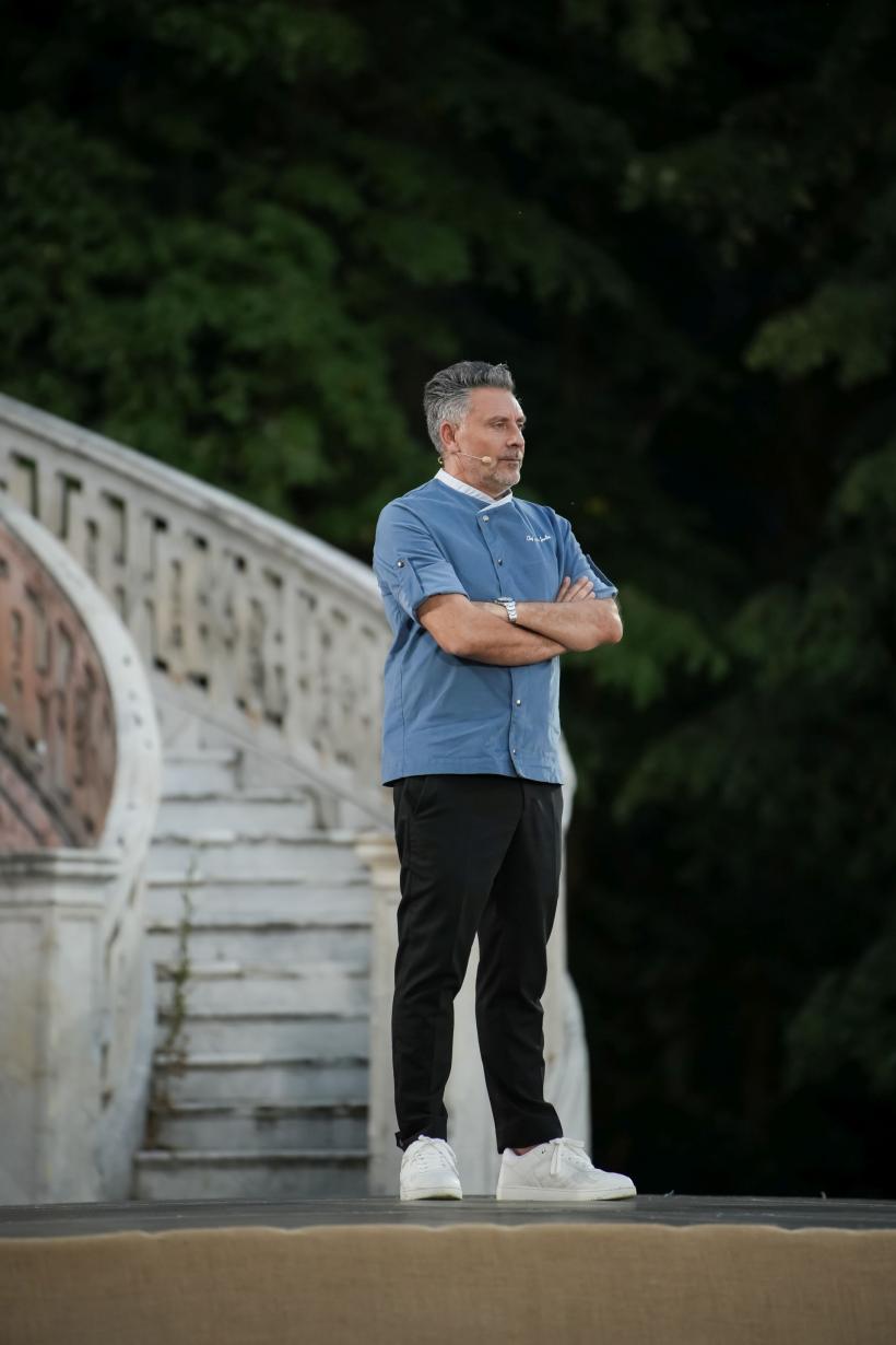 Diseară, se încing grătarele pe Domeniul Știrbey, în bootcamp-ul Chefi la cuțite 18931155