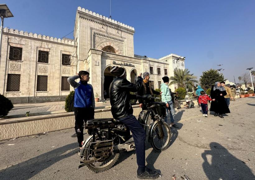 Siria este liberă. Bashar al-Assad a fugit  18931137