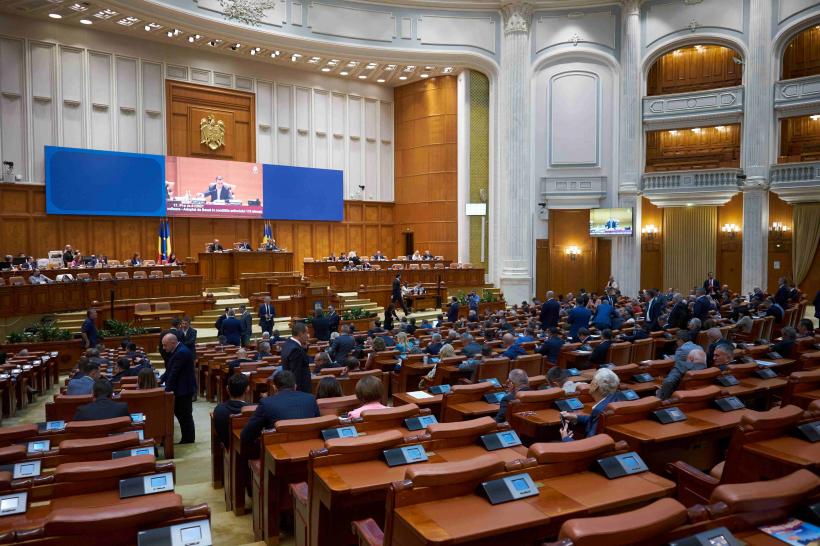 Noul Parlament. Cine sunt traseiștii, „iepurii” și vedetele consolate cu un fotoliu în Casa Poporului 18931570