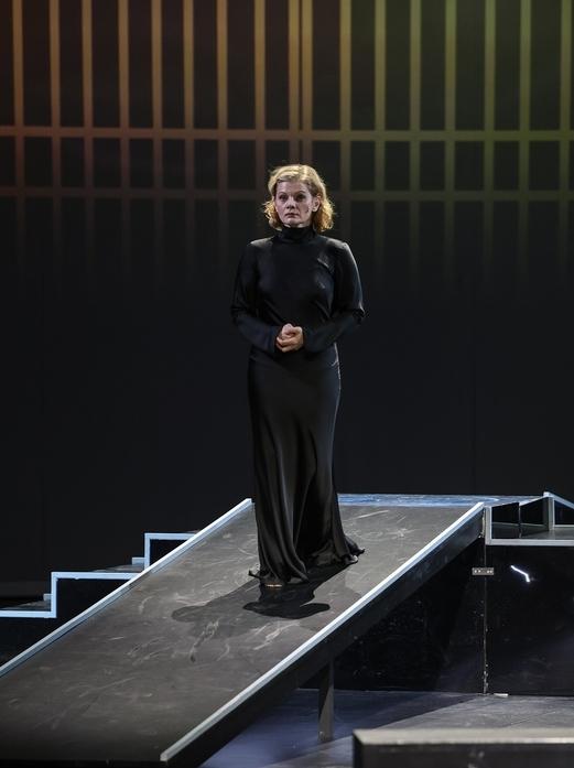 Una din cele mai așteptate premiere ale noii stagiuni la TNB, MARY STUART în regia lui ANDREI ȘERBAN 18931596