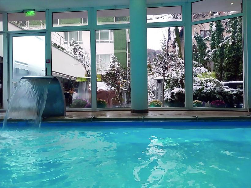 Tendințele momentului: Românii se înghesuie la hoteluri cu piscină, pe Valea Prahovei 18931958