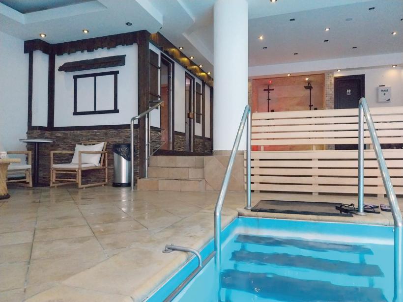 Tendințele momentului: Românii se înghesuie la hoteluri cu piscină, pe Valea Prahovei 18931961