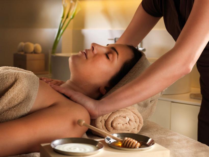  Soluția cea mai bună pentru pielea lăsată de pe gât  18932191