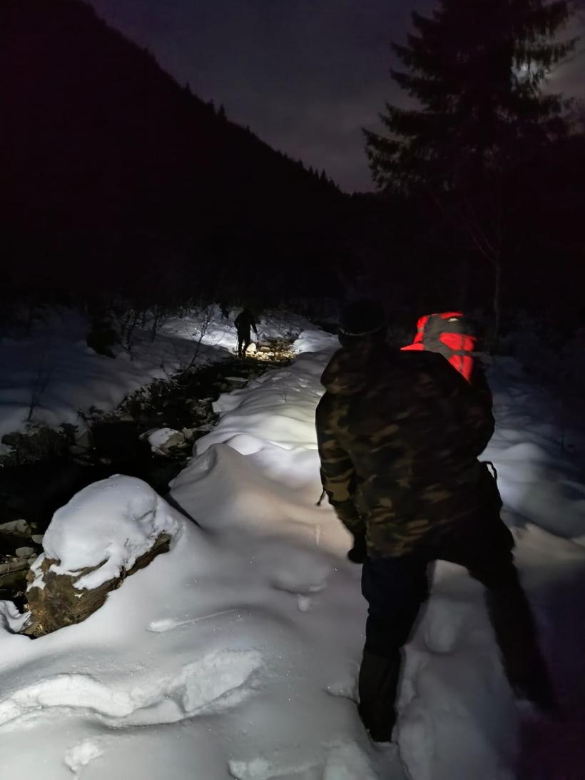 Au fost salvați! Cei trei ucraineni care rătăceau de 10 zile în munți au fost găsiți de salvamontiști 18932142