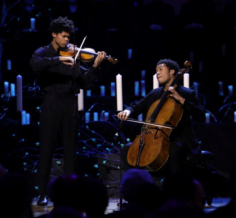 Un muzician celebru și-a anulat concertul după ce compania aeriană a refuzat să-i transporte violoncelul 18932113