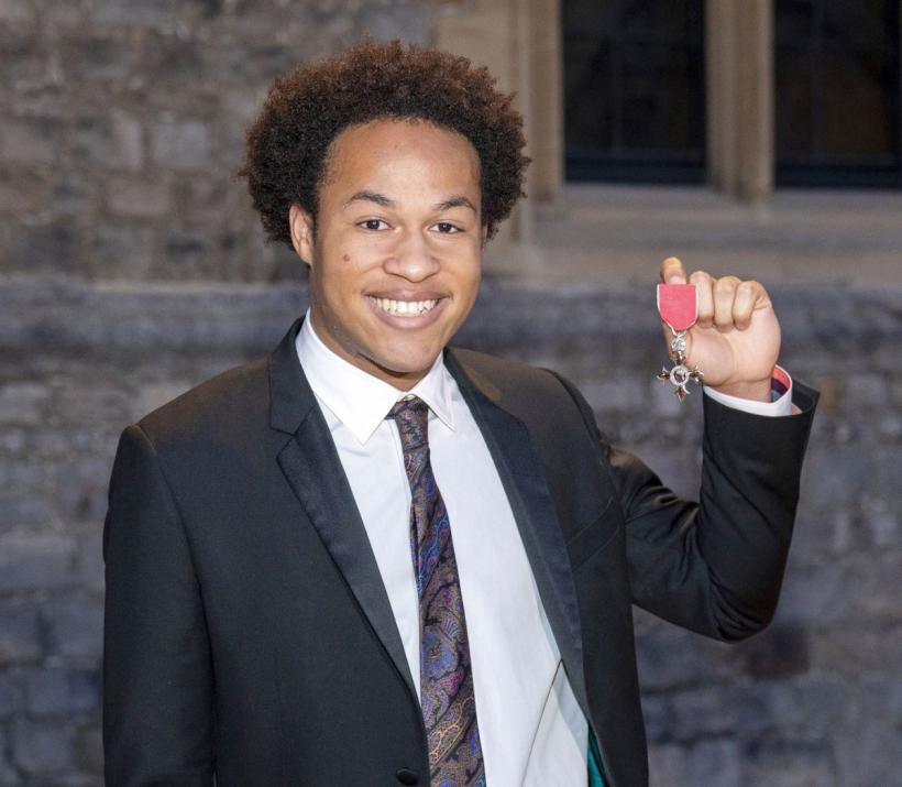 Un muzician celebru și-a anulat concertul după ce compania aeriană a refuzat să-i transporte violoncelul 18932114