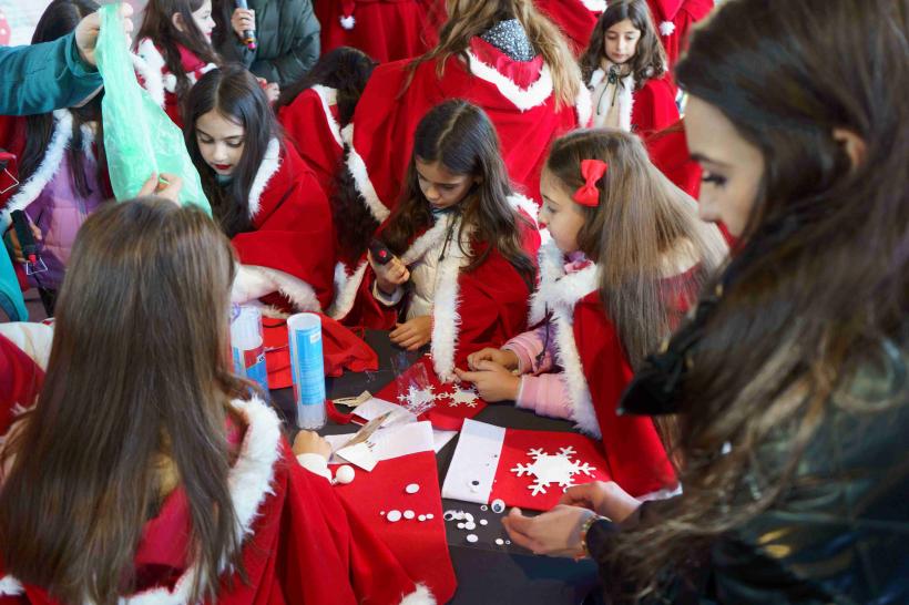 Crăciun vs Christmas, un eveniment care l-a adus pe Moș Crăciun în română și engleză 18932352
