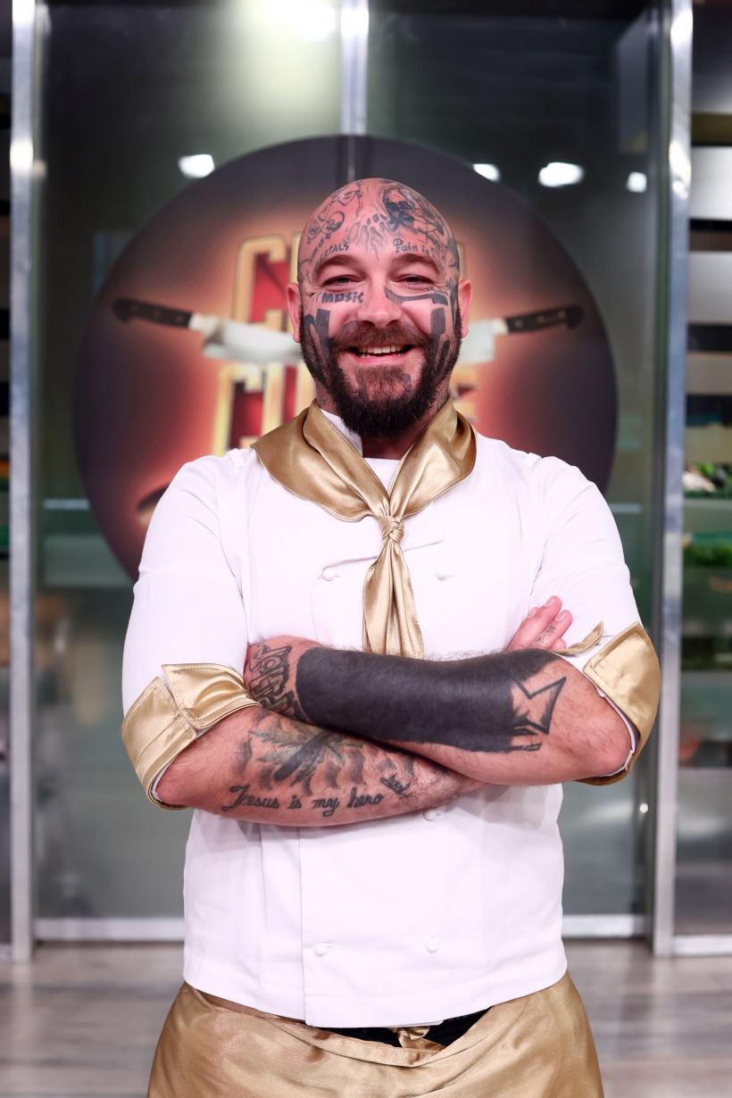 Echipa aurie a câștigat ieri battle-ul la Chefi la cuțite. Diseară, se instaurează panica în bucătărie! Concurenții gătesc cu ochelari speciali: ”Era totul în ceață, nu vedeam nimic” 18932441