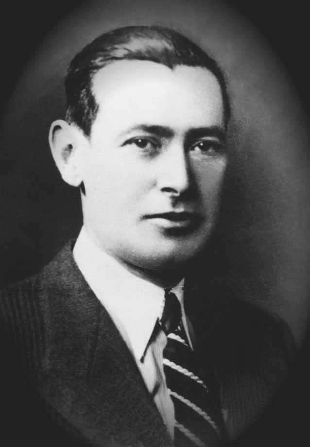 Ionel Fernic, trubadurul aviator al boemei interbelice. Autorul faimoaselor Iubesc femeia & Pe boltă când răsare luna 18932474