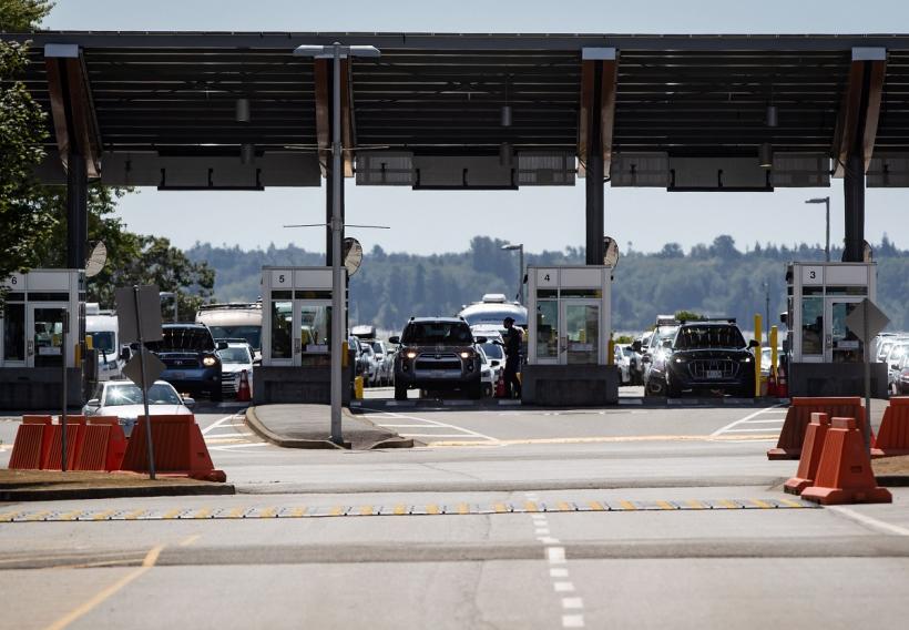 Canada anunță noi reguli la frontieră de frica lui Trump  18932774