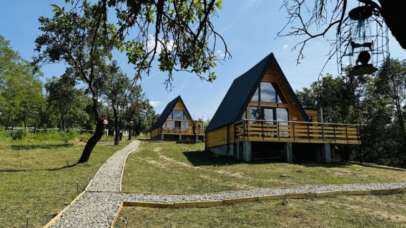 De ce o vacanță la o cabană A-frame este alegerea perfectă pentru iubitorii de natură