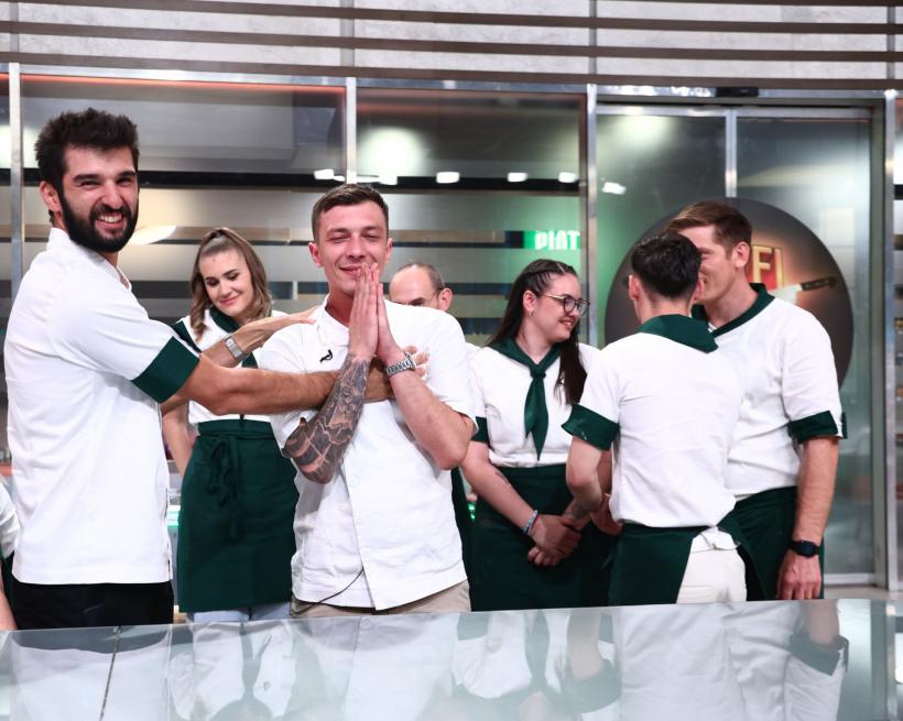 Emoții copleșitoare aseară, la Chefi la cuțite, pentru Michele Răduță: cu un punctaj eliminatoriu la proba individuală, concurentul a fost salvat de Chef Richard Abou Zaki 18933034