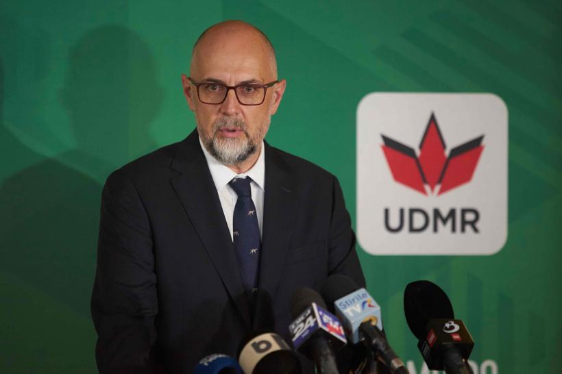 Au apărut „barbugiii” politici, care sunt gata să dea foc la țară. USR și AUR vorbesc, separat, despre anticipate 18933127