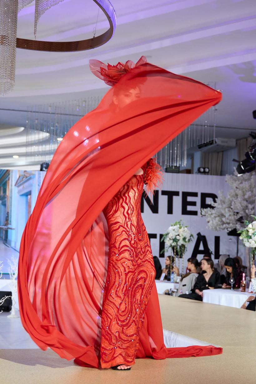 Show-ul de modă de la Bukarest Fashion Week reconfirmă faptul că Florin Burescu este Prințul Modei din România  18933161