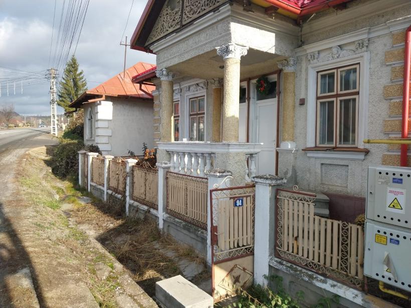 Marea demolare, de pe drumul spre Sinaia: Guvernul intră cu buldozerele în 500 de case-monument, pentru a lăți DN 71 18933536