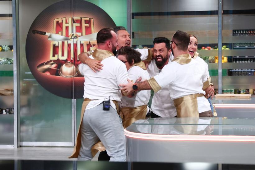 Ghiță, Amme și George au părăsit ieri competiția Chefi la cuțite. Diseară, echipele gătesc cu ustensile în miniatură. Chef Richard: ”Cum să pregătim 14 farfurii cu jucăriile astea?!” 18933689