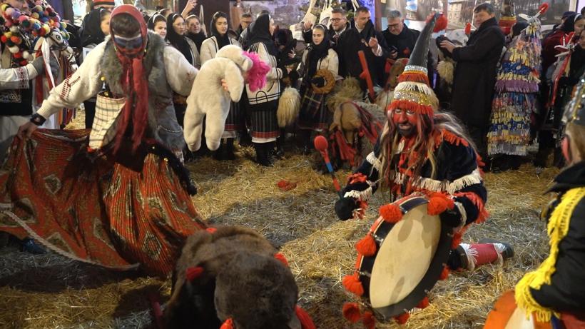 Semnificația măștilor, a urșilor și a caprelor, în ritualurile de sfârșit de an. Ritualuri vechi, asimilate de creștinism 18933546