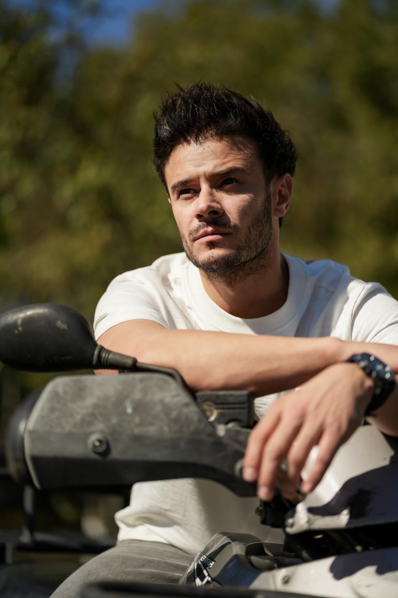 Din 10 ianuarie, în fiecare vineri, la Antena 1, Dima Trofim revine pe micile ecrane şi se alătură distribuţiei serialului original Iubire cu parfum de lavandă: „De foarte mult timp îmi doream să mă reîntorc la actorie” 18933627