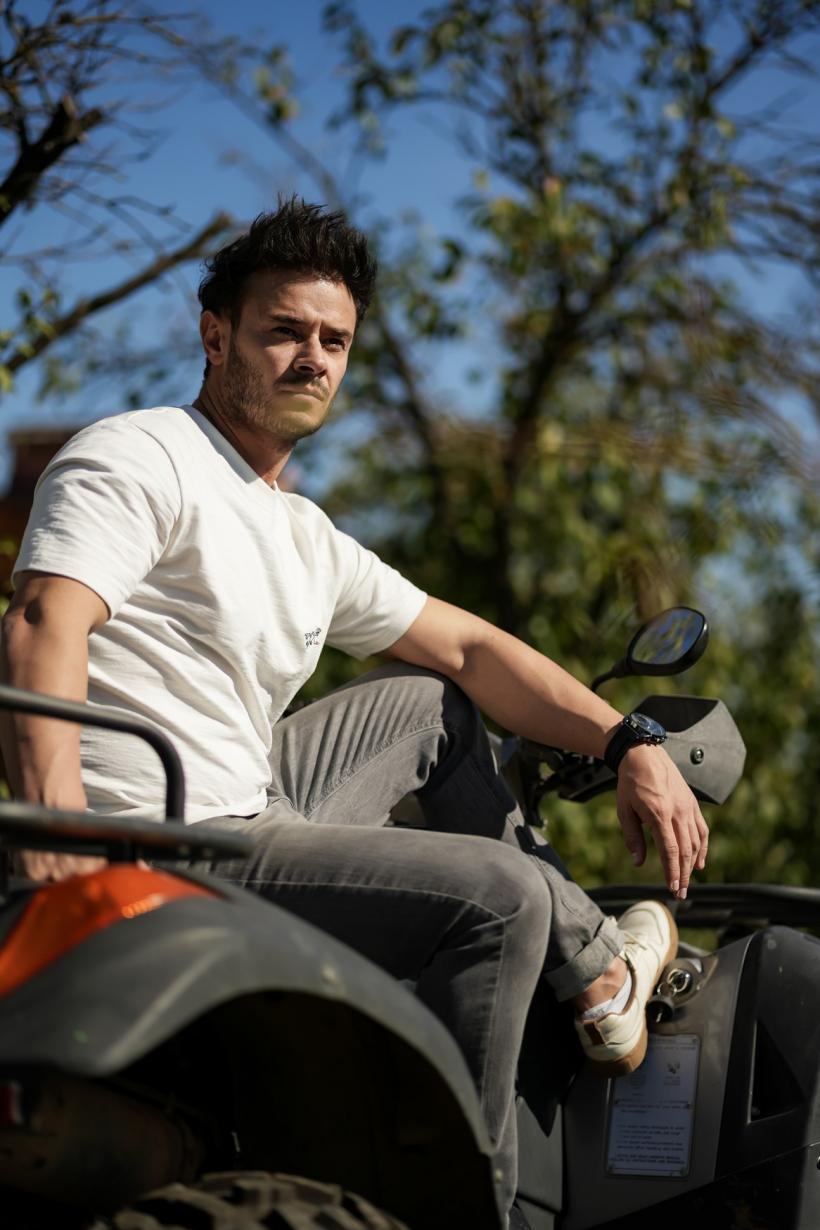 Din 10 ianuarie, în fiecare vineri, la Antena 1, Dima Trofim revine pe micile ecrane şi se alătură distribuţiei serialului original Iubire cu parfum de lavandă: „De foarte mult timp îmi doream să mă reîntorc la actorie” 18933628