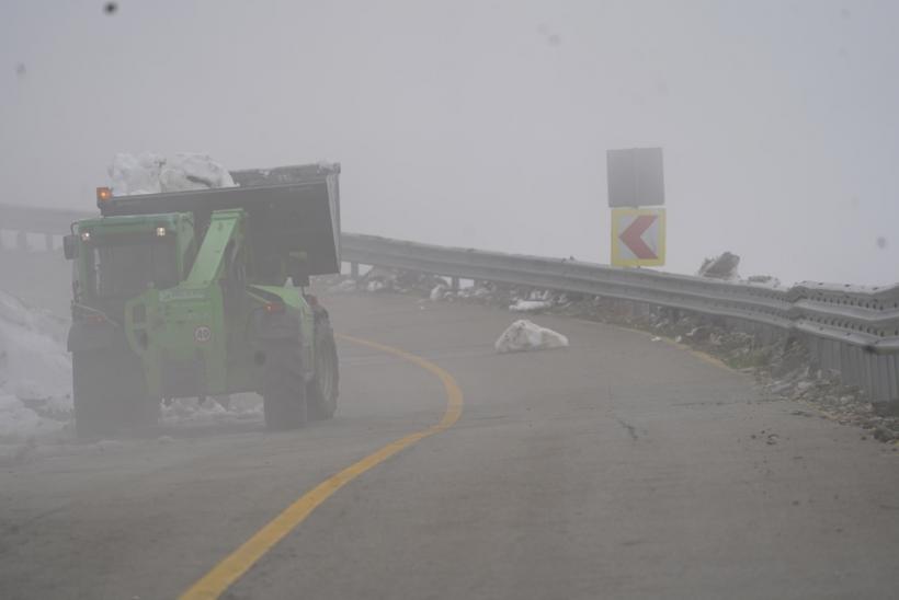 Restricții de circulație pe Transalpina, din cauza viscolului și a zăpezii