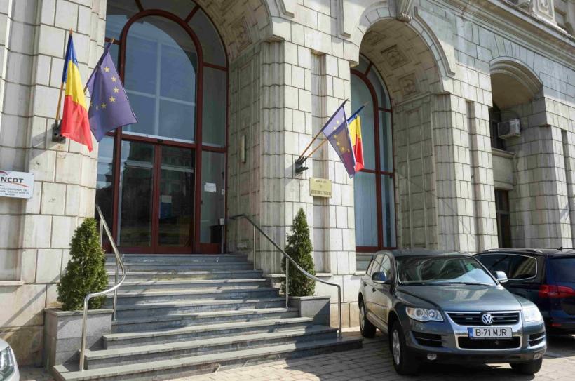 Instituțiile de forță ale statului fac achiziții masive la final de an. 15 milioane de euro, prin patru contracte 18934036