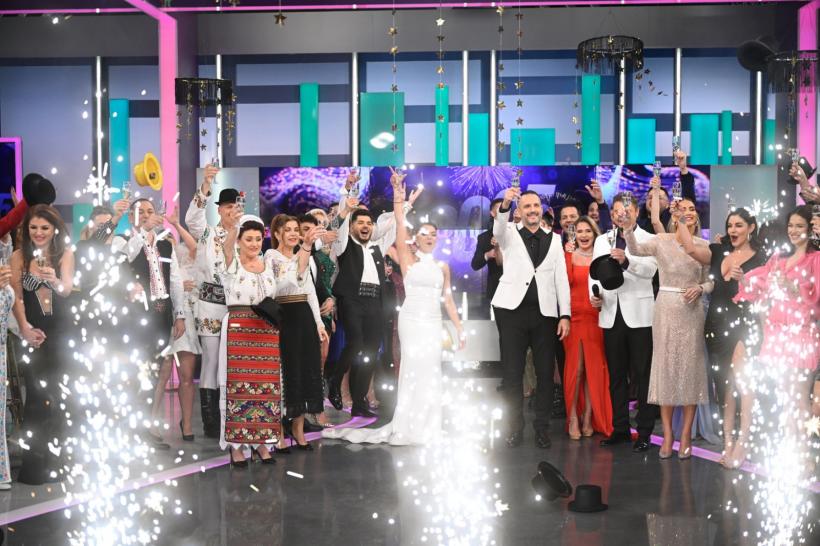 Pe 31 decembrie, de la 16:30, Karmen Minune şi Mădălin Ionescu dau startul distracţiei de Revelion la Antena Stars 18934074