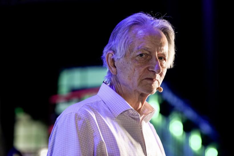 Omenirea ar putea să dispară în 10 ani! „Părintele fondator al AI” trage un puternic semnal de alarmă cu privire la inteligența artificială și efectele devastatoare 18934163