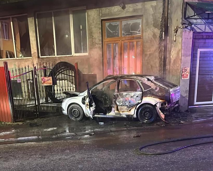 Un bărbat s-a certat cu soția, apoi s-a autoincendiat în mașină, în fața casei, la Cluj-Napoca