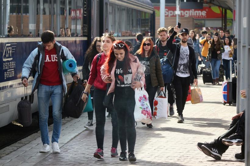 Ordonanța trenuleț vrea să aducă bani la buget din buzunarele studenților