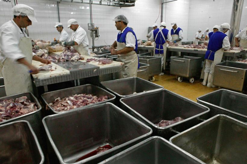 Ordonanța sărăciei scoate în stradă angajații din industria alimentară 18934698