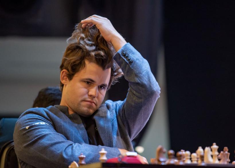 Carlsen și Nepomniachtchi împart titlul mondial la șah blitz, decizie controversată în lumea șahului