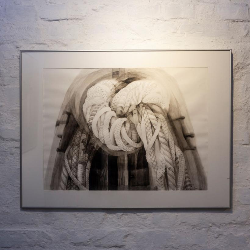 Expoziția „Firul cu plumb” semnată de artista vizuală Marcela Rădulescu rămâne deschisă la Scemtovici & Benowitz Gallery toată luna ianuarie 18935161