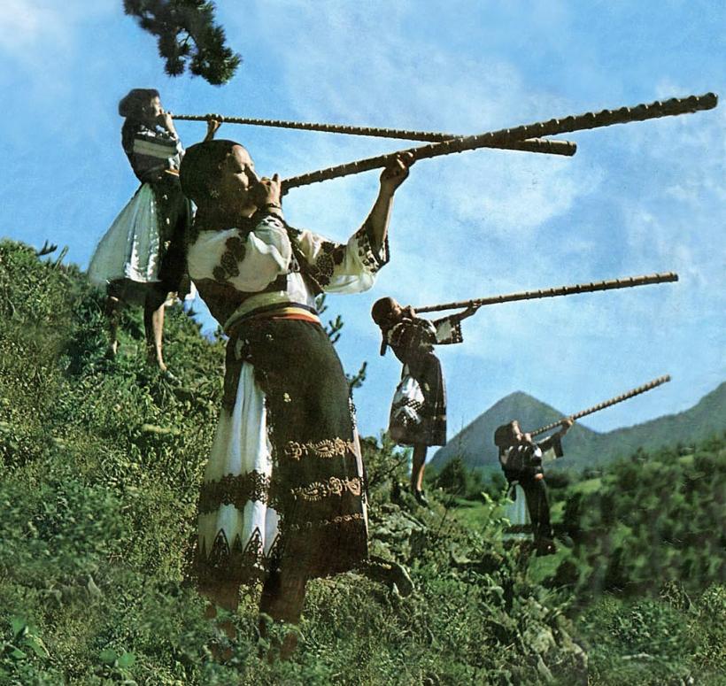 Tainele limbii române: Înțelesurile cu miez ale expresiei „a da sfară în țară” 18935230