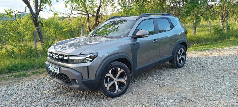 Forţă la Dacia: Duster luptă pentru Maşina Anului