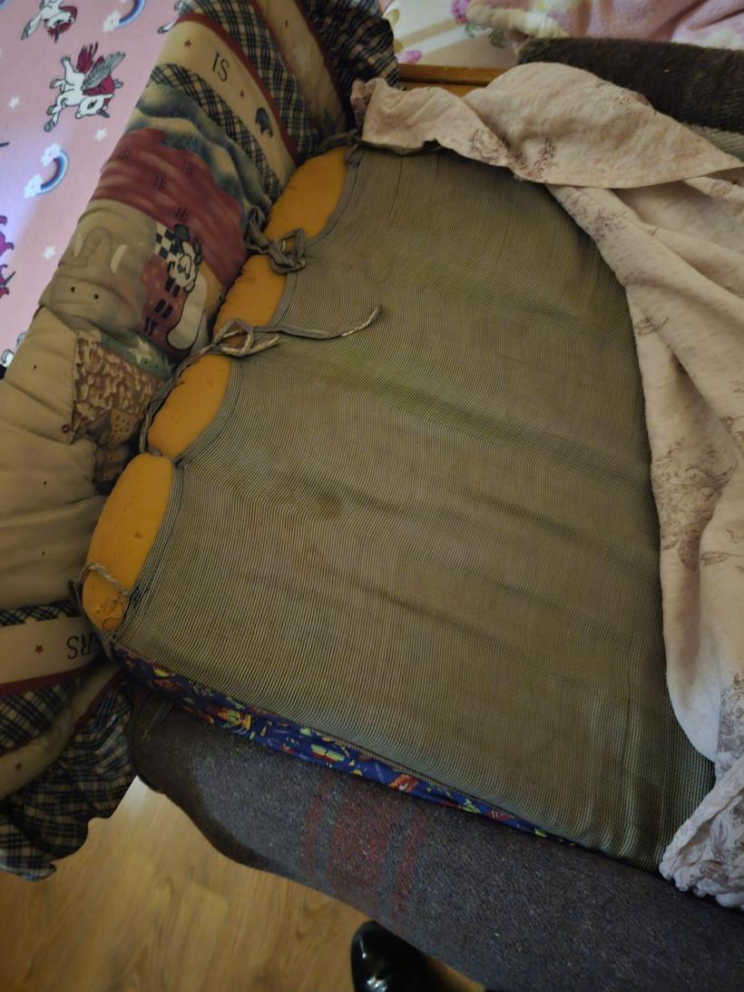 Descoperire șocantă în centrele groazei, din Mureș: Copii cu dizabilități, malnutriți, încuiați cu zăvorul, ținuți în mizerie și tratați cu medicamente expirate 18935766