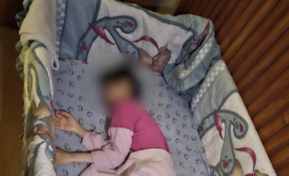 Descoperire șocantă în centrele groazei, din Mureș: Copii cu dizabilități, malnutriți, încuiați cu zăvorul, ținuți în mizerie și tratați cu medicamente expirate 18935769