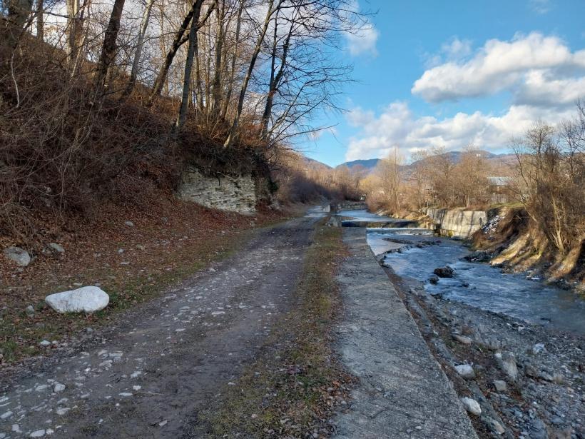 Guvernul trimite buldozerele peste obiective strategice. Greșeli de neimaginat în „modernizarea” DN 71 Târgoviște-Sinaia 18935866