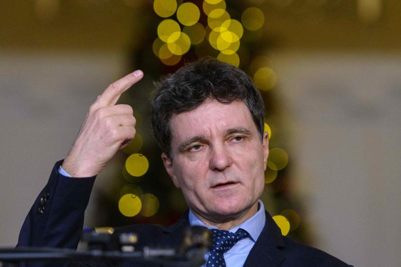 La vremuri noi, tot ei. Clasamentul milionarilor în voturi care țintesc președinția. Se ascute lupta pentru Palatul Cotroceni 18936032