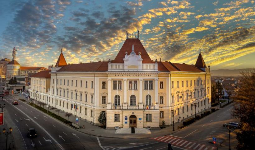 Val de procese deschise împotriva Hotărârii CCR de anulare a alegerilor prezidențiale. Instanțele le resping pe bandă rulantă 18936239