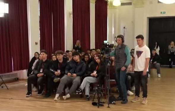 Omagiu inedit: Mihai Eminescu, subiect de Breaking News pentru elevii din Drobeta Turnu Severin, la 175 de ani de la naștere 18936543