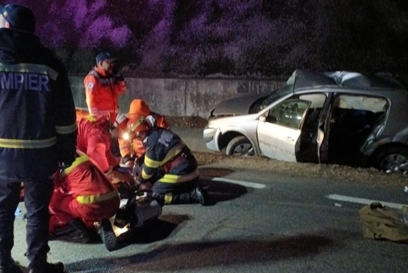 Accident pe DN 6, Mehedinți: Coliziune între două autoturisme și un TIR. O persoană a fost rănită