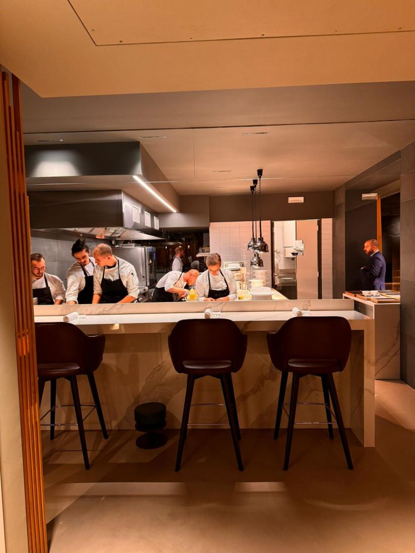 Câștigătoarea sezonului 14 Chefi la cuțite a gătit în echipa lui Chef Richard Abou Zaki la Retroscena: „Stagiul primit ca premiu mi-a schimbat perspectiva asupra artei culinare” 18937052